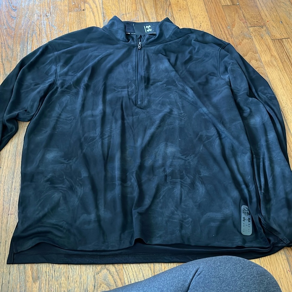 Under armour run anywhere streaker pullover
